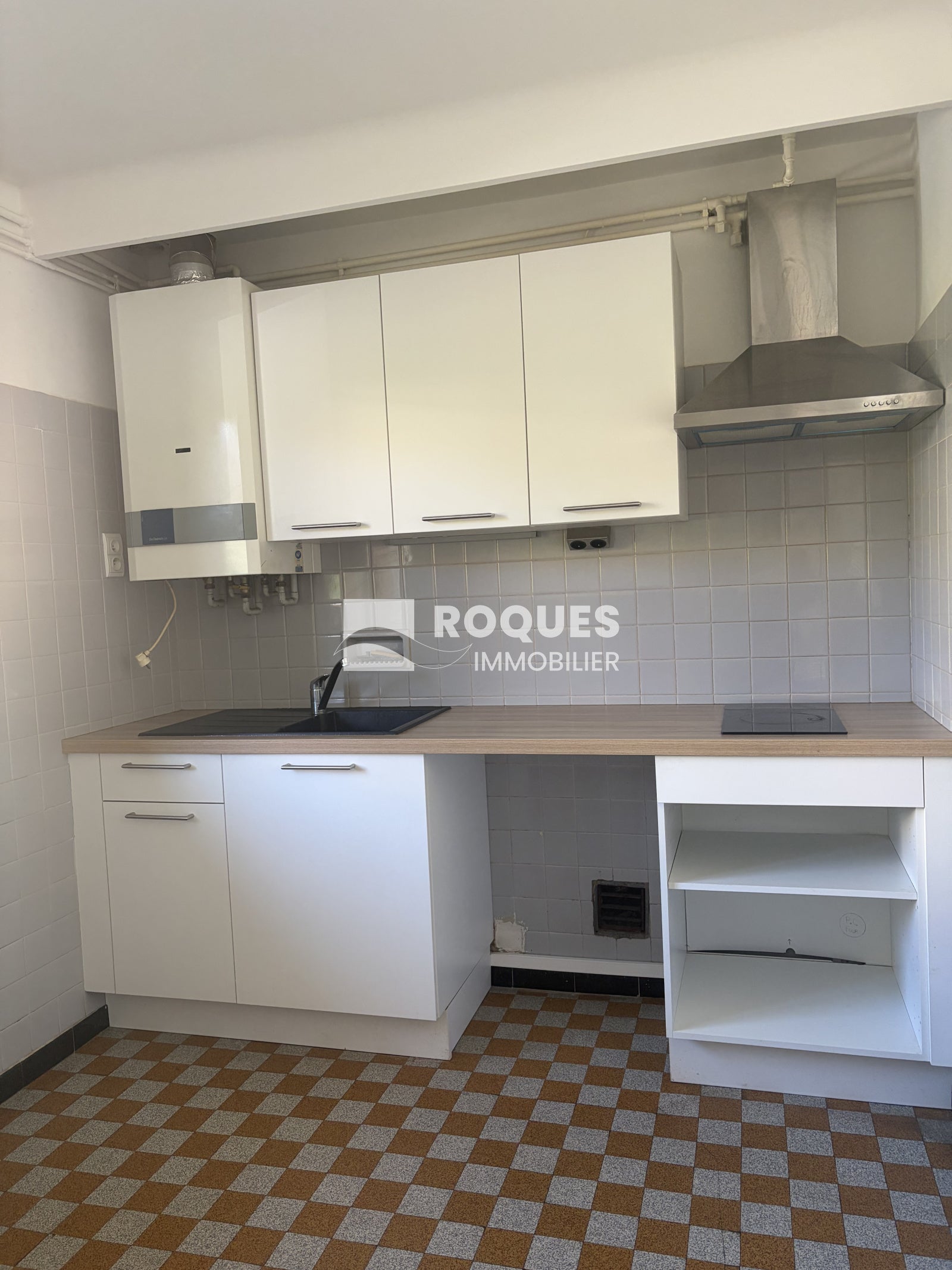 Flat Rue Claude Peyrot in Millau