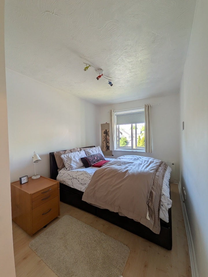 Flat Ribblesdale Avenue in Greater London