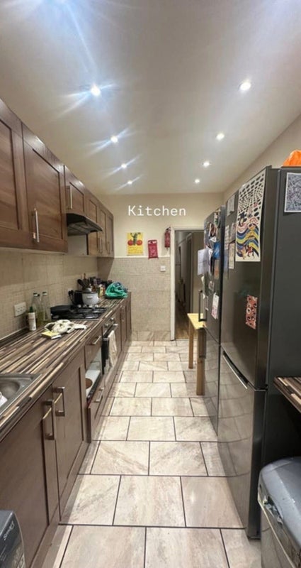 Room Western Avenue in Greater London