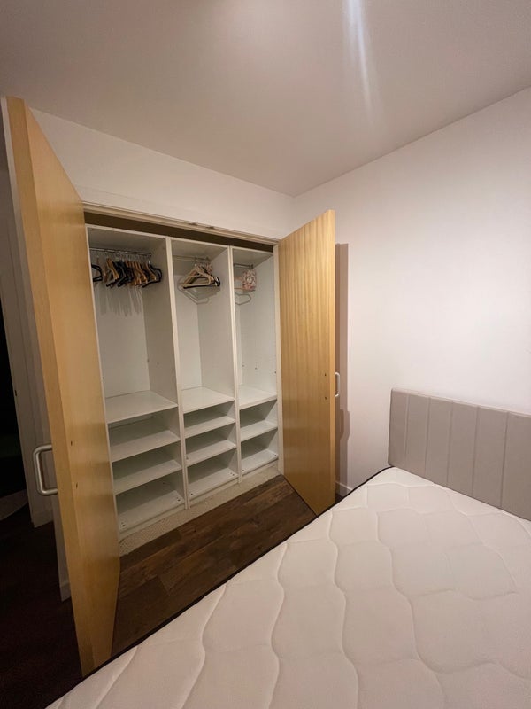 Room Waterfront Park in City of Edinburgh