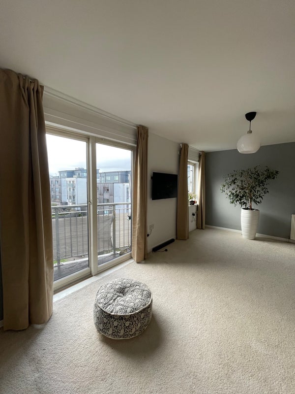 Room Waterfront Park in City of Edinburgh