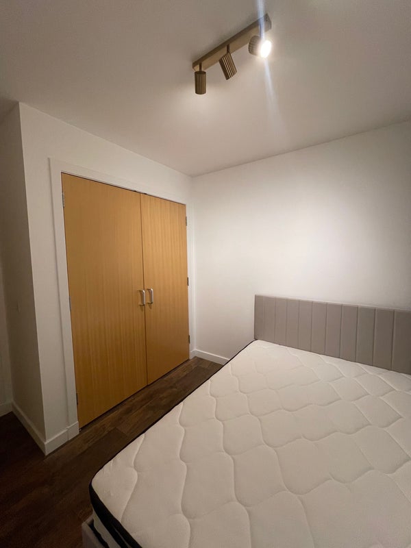 Room Waterfront Park in City of Edinburgh