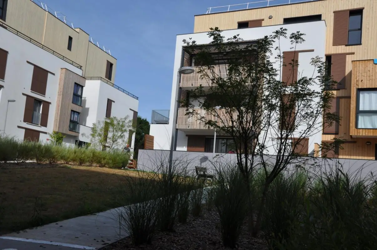 Flat Rue Louise Michel in Eysines