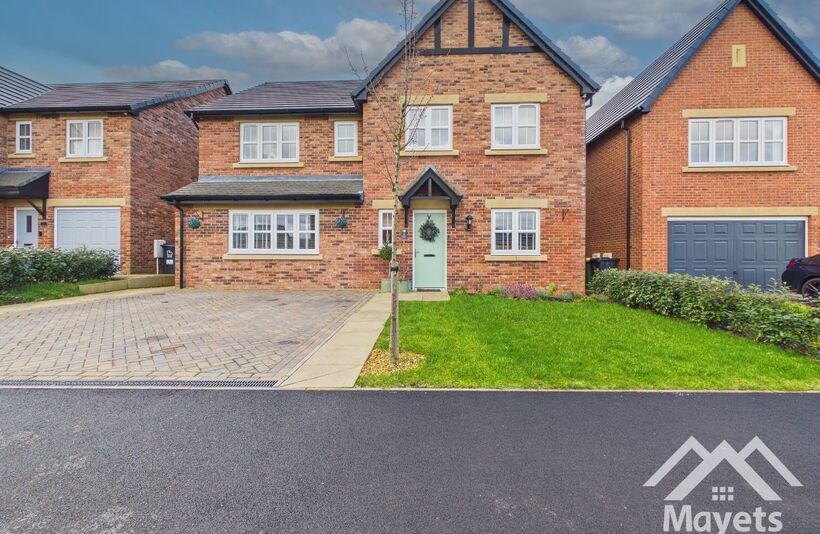 House Teal Avenue in Preston