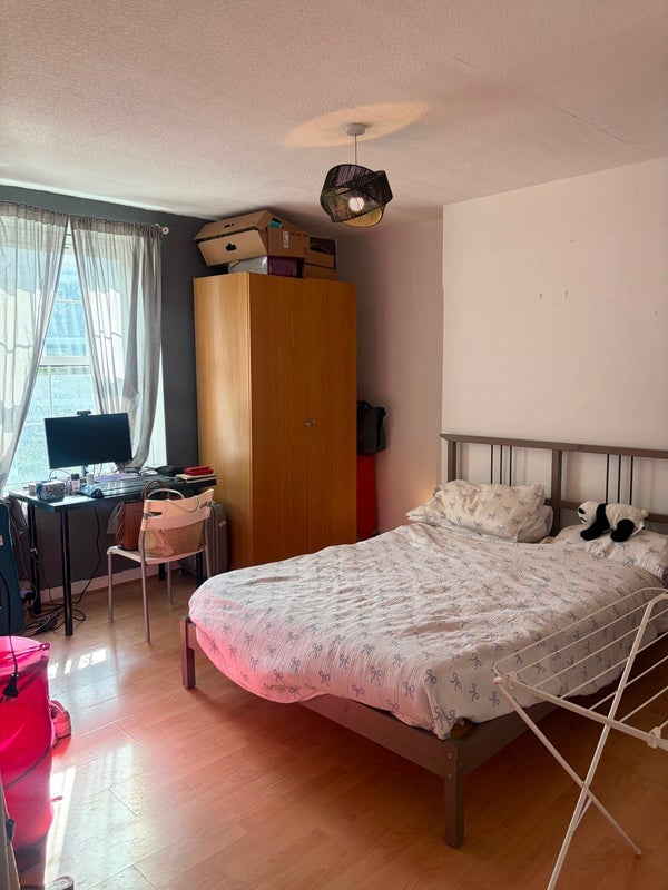 Room Tiverton Street in Greater London