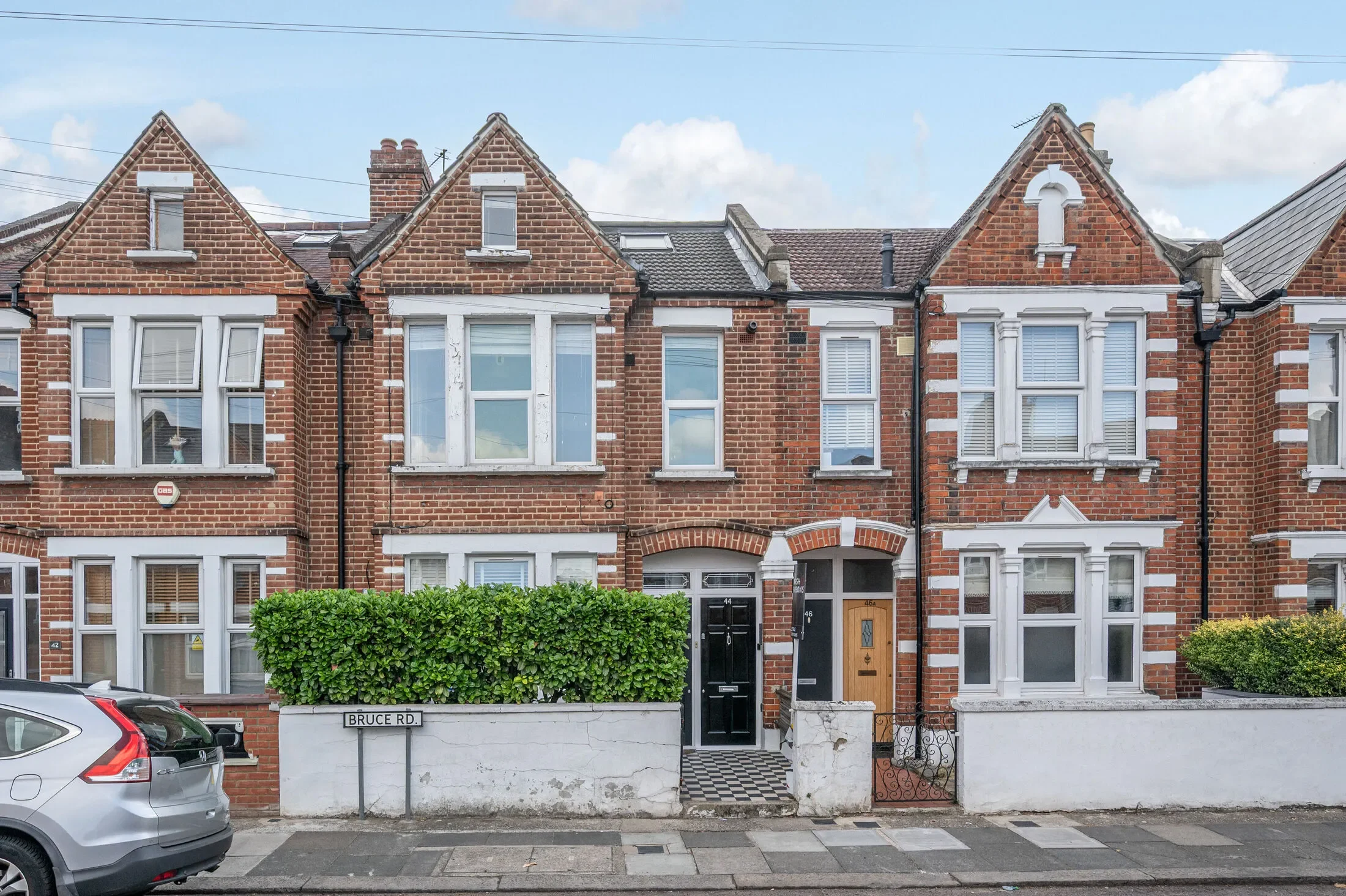 Flat Bruce Road in Greater London