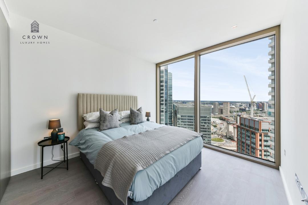 Flat Park Drive in Greater London