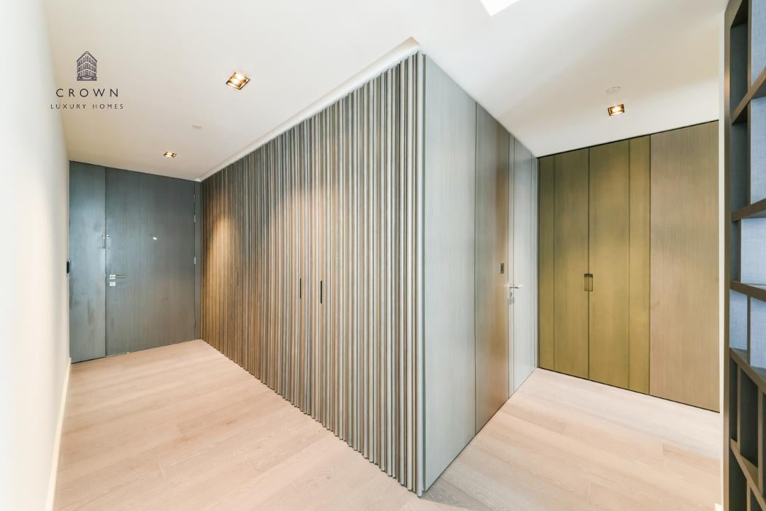Flat Park Drive in Greater London