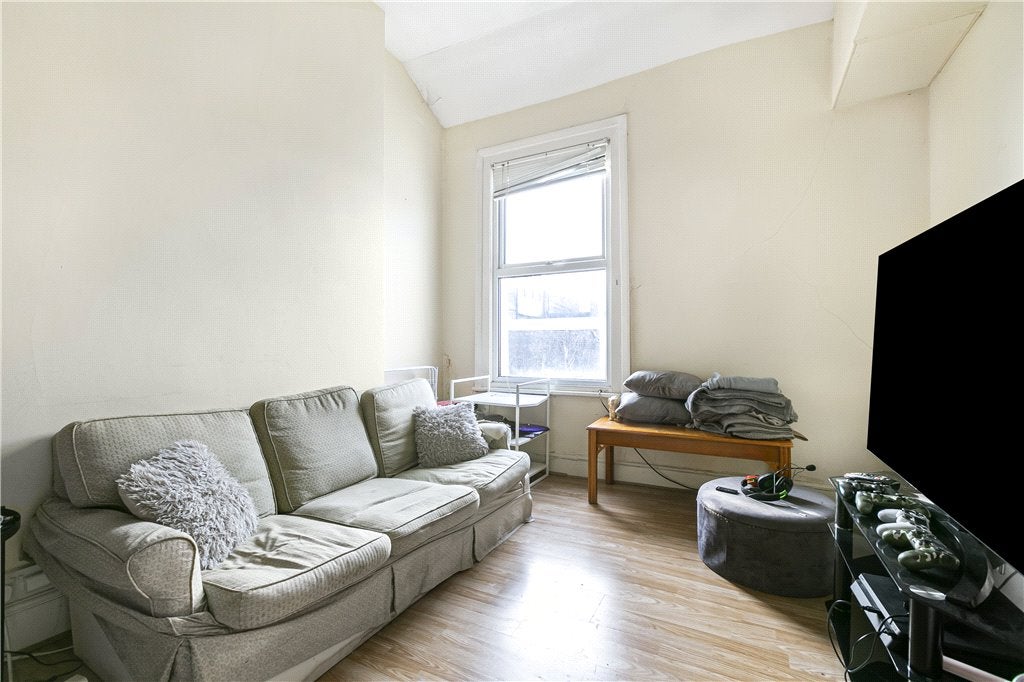 Flat Stockwell Road in Greater London