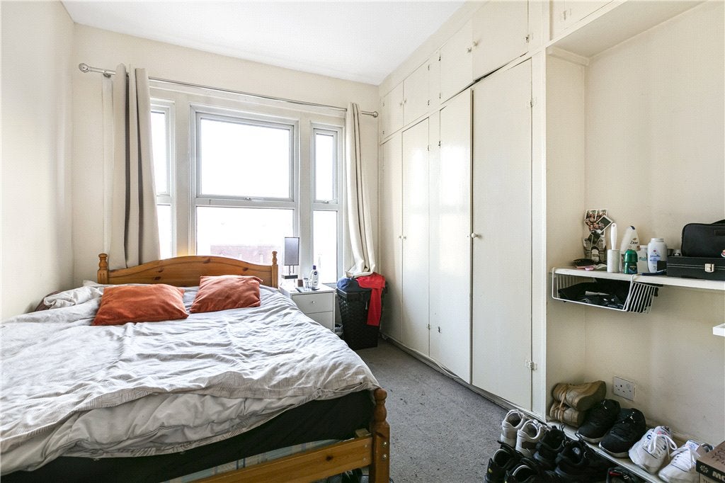 Flat Stockwell Road in Greater London