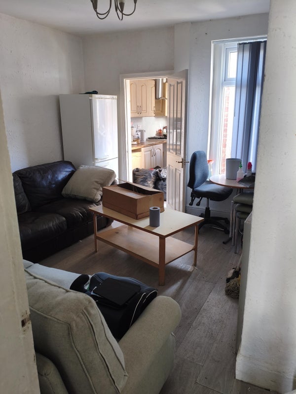 Room Limpsfield Road in Sheffield