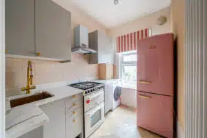 Flat Elgin Road in Greater London