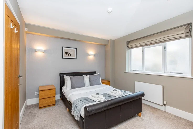 House Sidney Grove in Greater London
