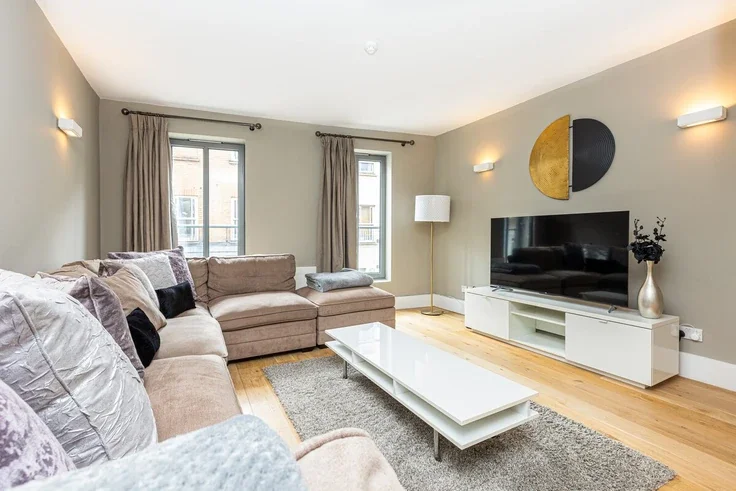 House Sidney Grove in Greater London