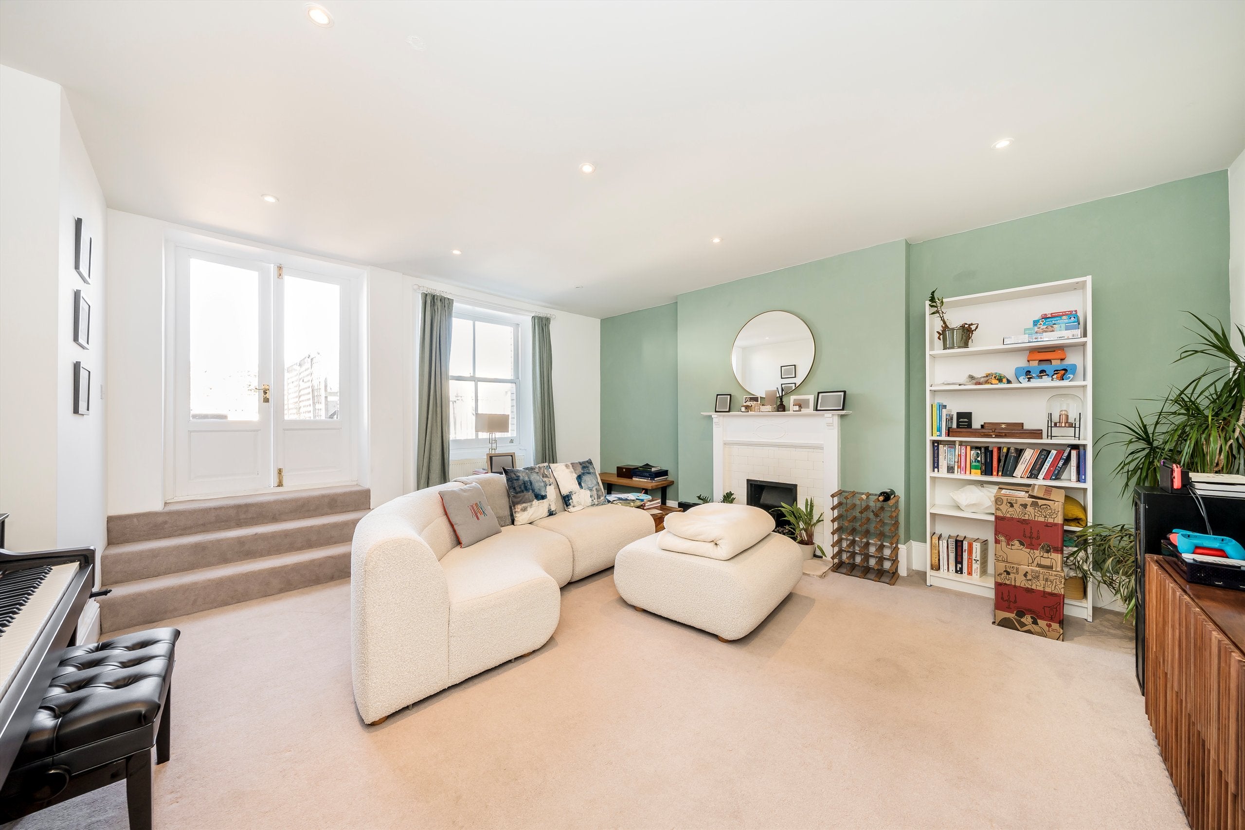 Flat De Vere Gardens in Greater London
