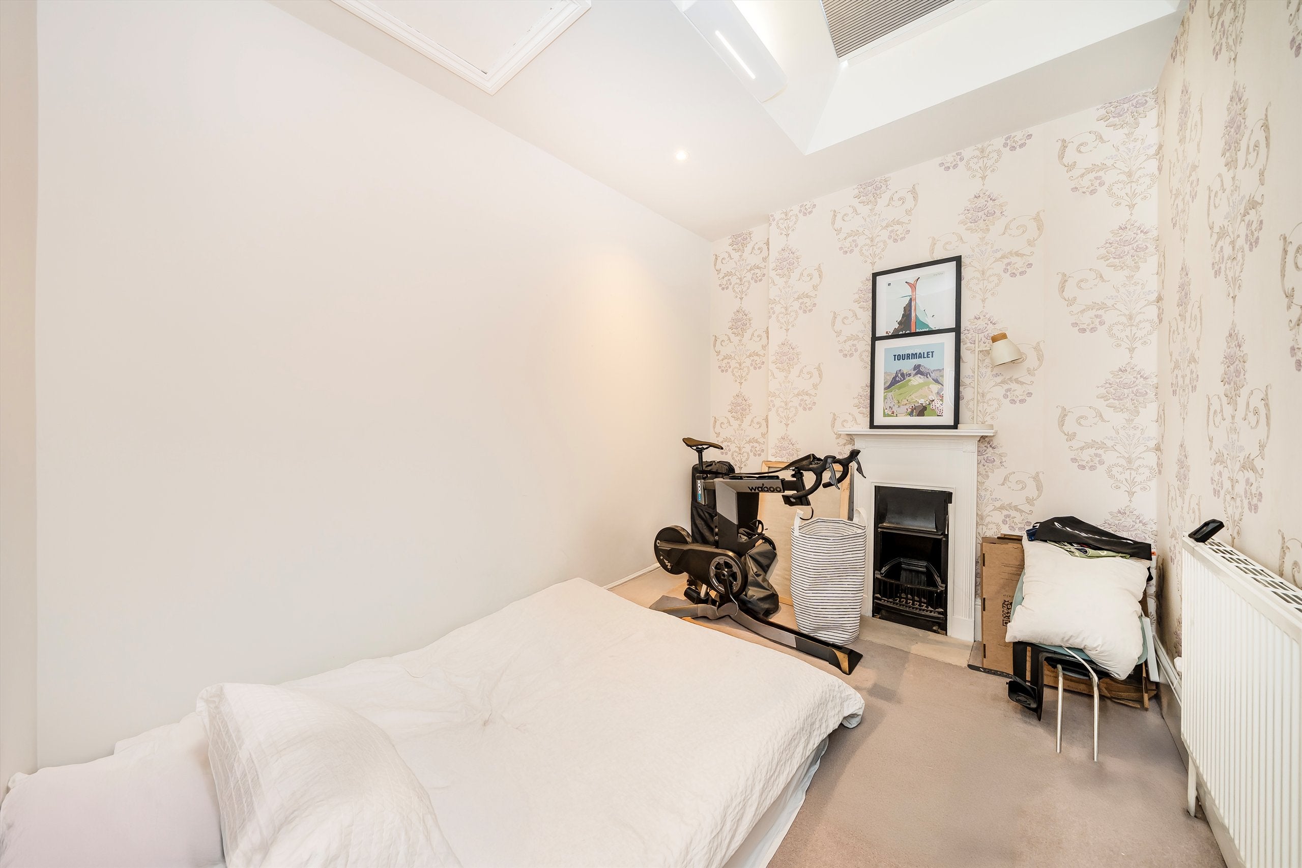 Flat De Vere Gardens in Greater London