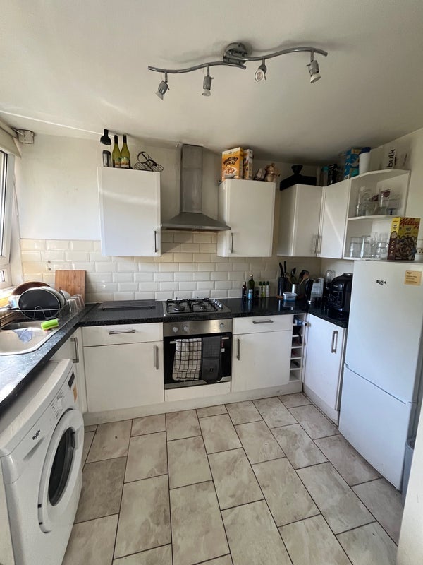 Room Hampson Way in Greater London