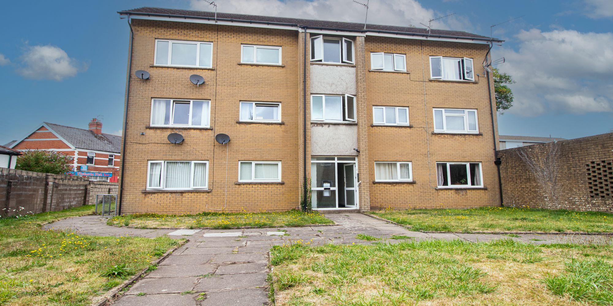 Flat Trewartha Court in Cardiff