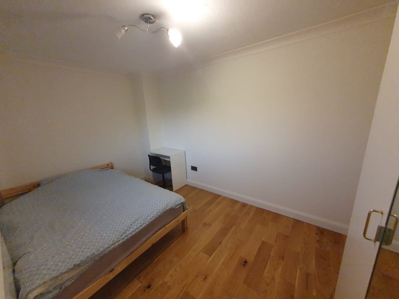 Room Rochdale Road in Greater London