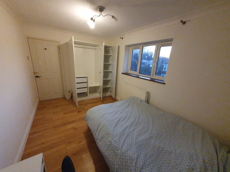 Room Rochdale Road in Greater London
