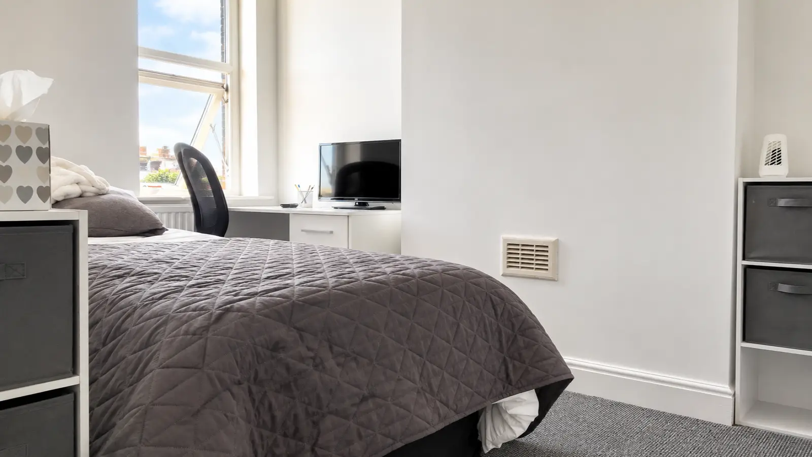 Flat Gabrielle Close in Nottingham