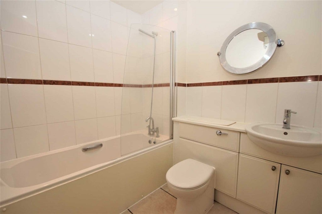 Flat Newland Gardens in East Hertfordshire