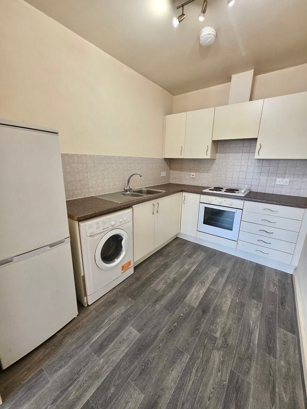 Flat Ainsworth Court in Salford