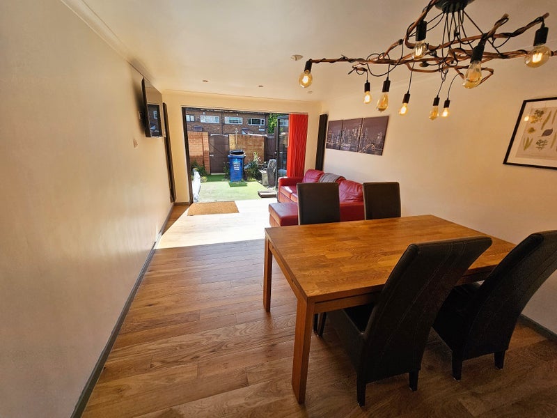 Room Langhorn Close in Newcastle upon Tyne