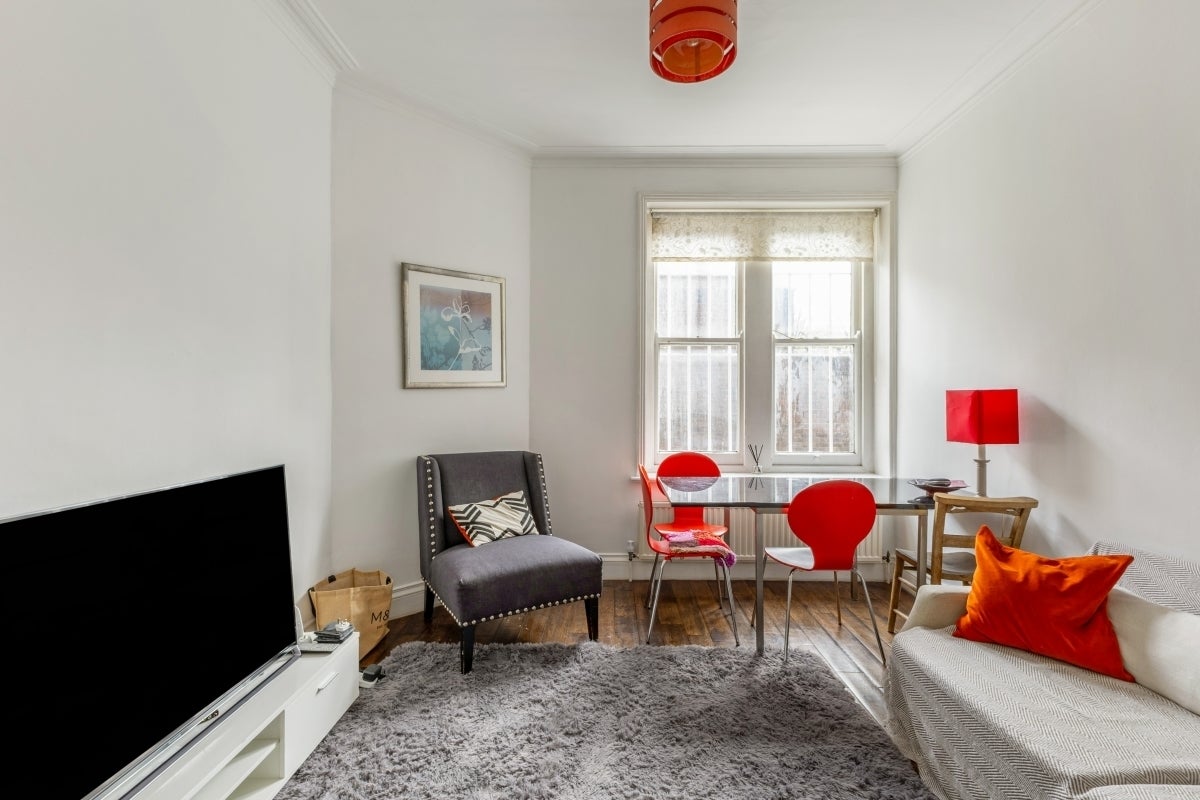 Flat Prince of Wales Drive in Greater London