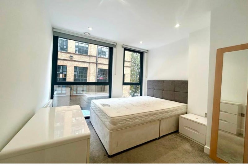 Room Tyssen Street in Greater London