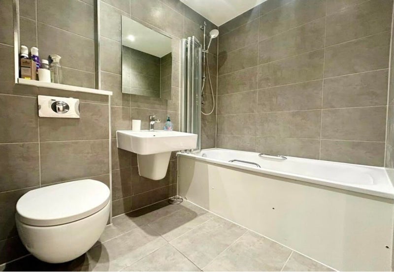 Room Tyssen Street in Greater London