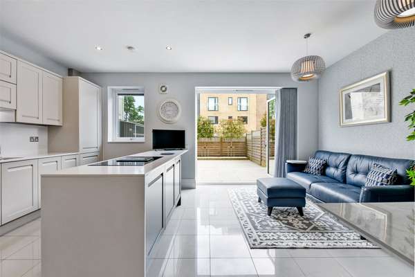 House Summerbee Drive in Cheltenham