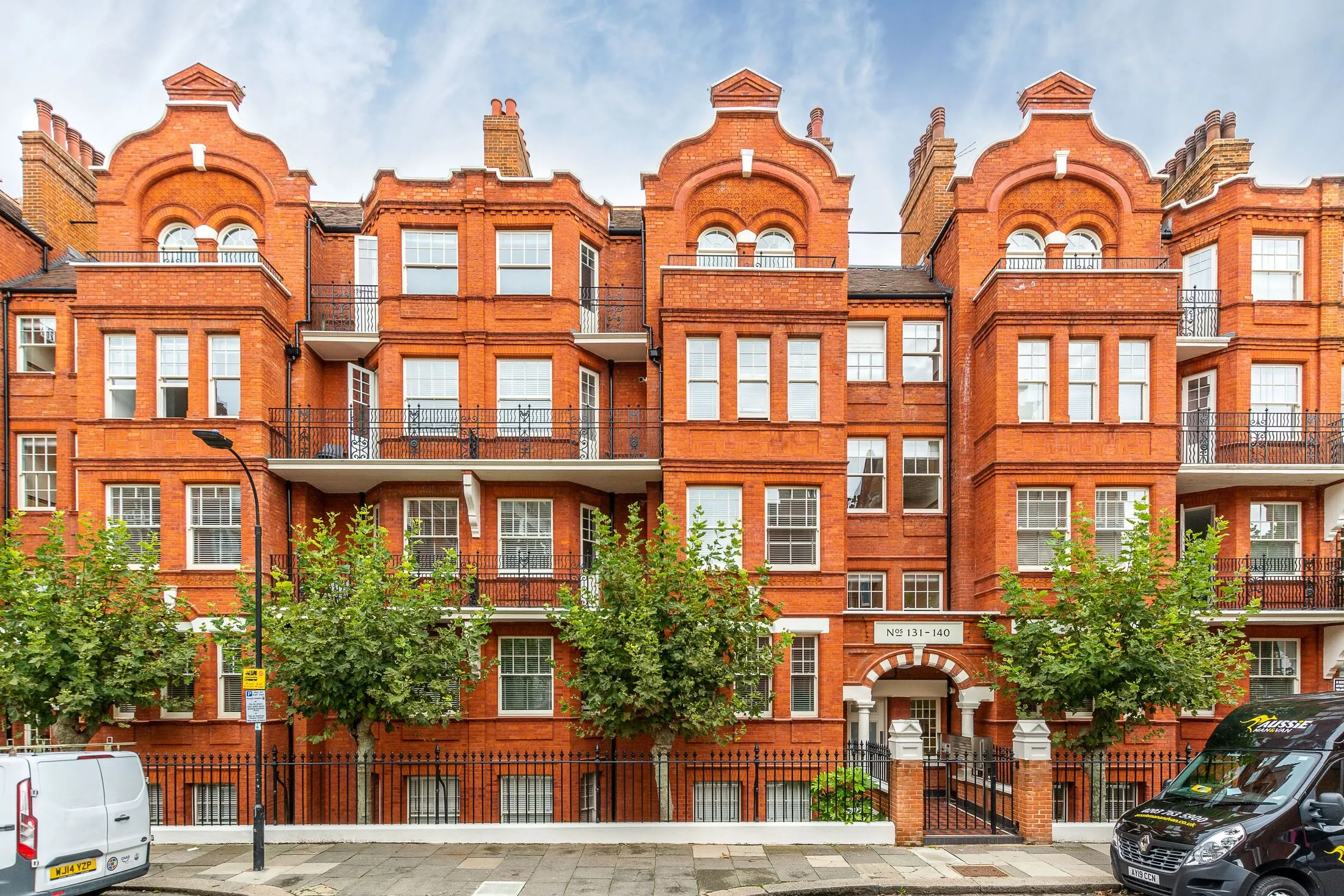 Flat Hamlet Gardens in Greater London