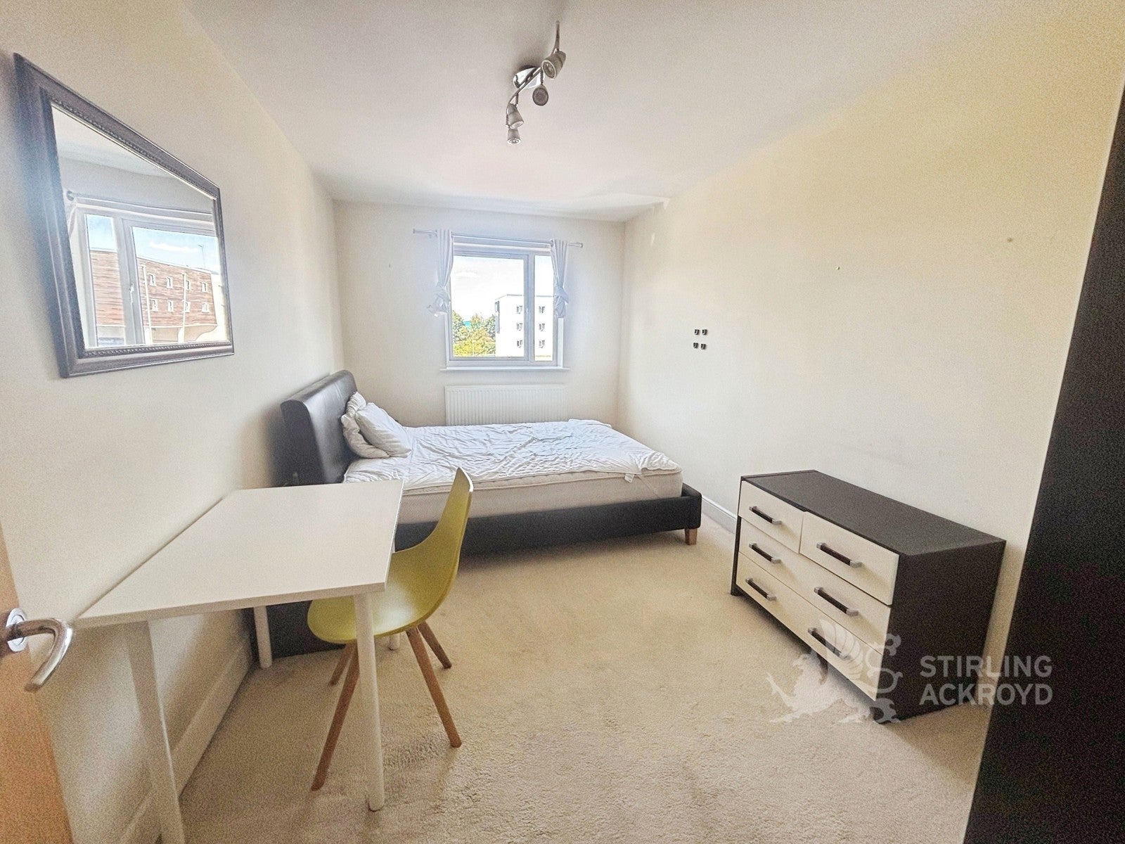 Flat Sundeala Close in Borough of Spelthorne