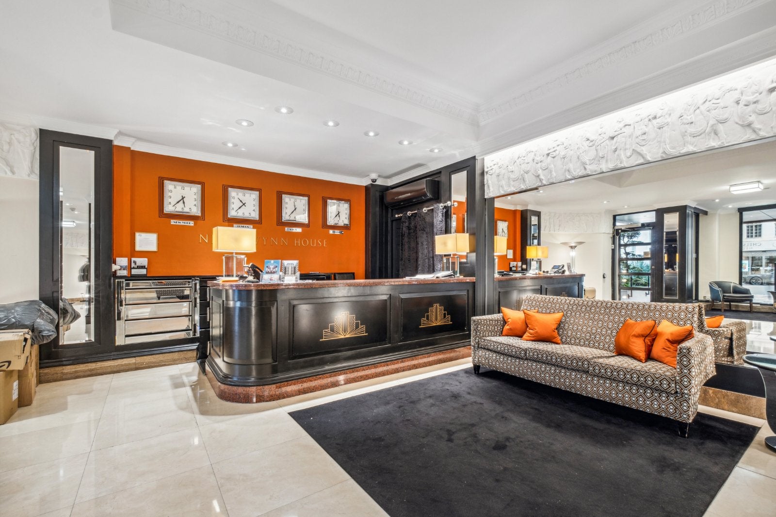 Flat Sloane Avenue in Greater London