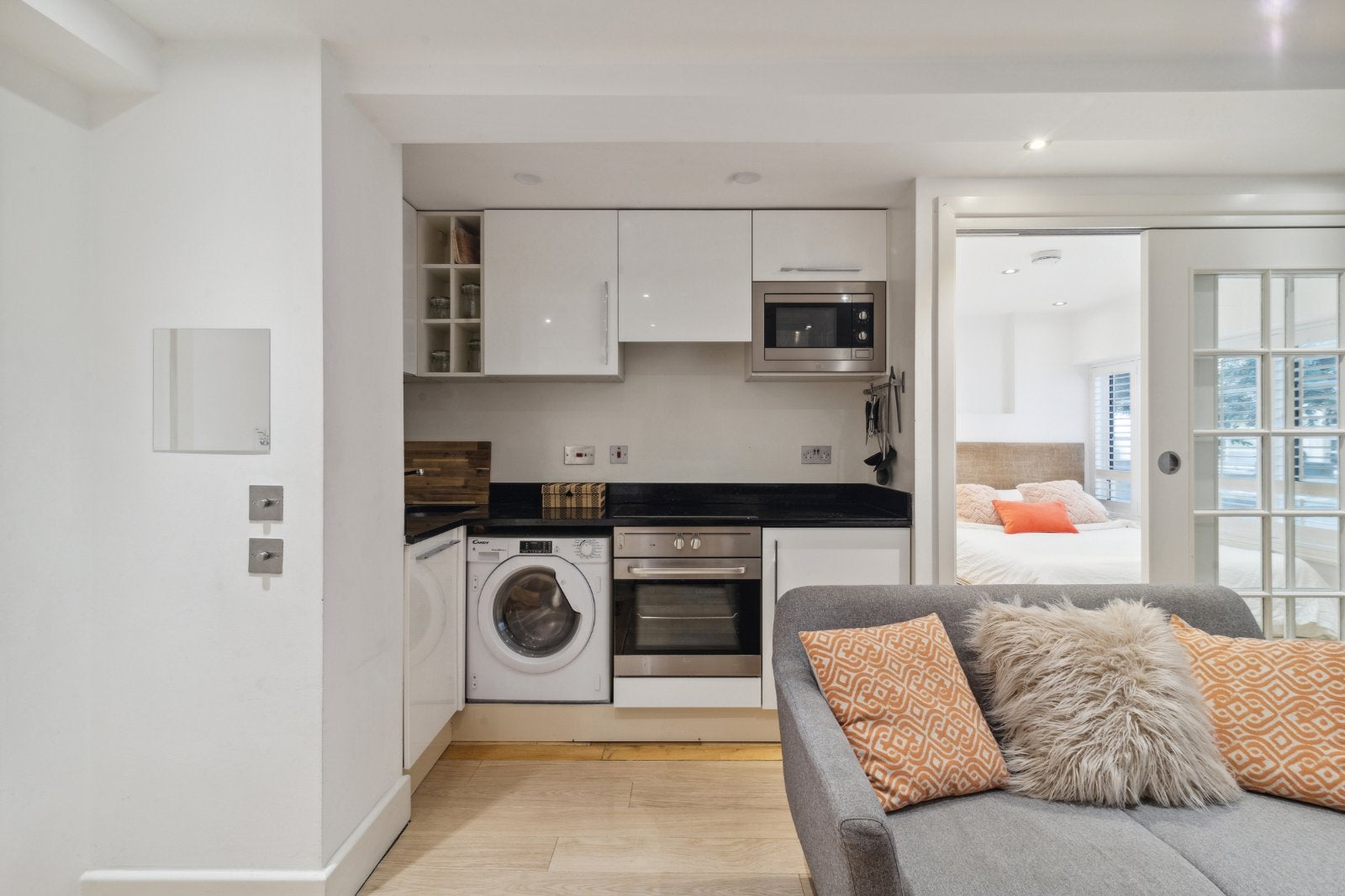 Flat Sloane Avenue in Greater London