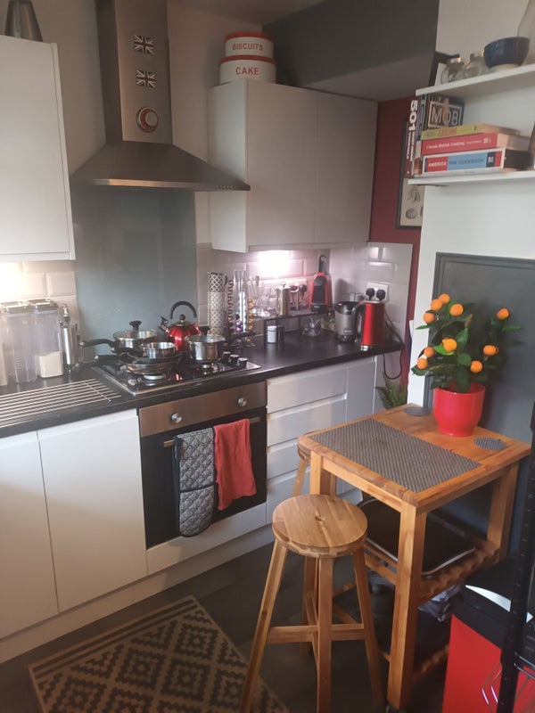 Room Falmouth Road in Greater London
