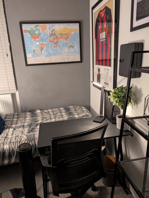Room Falmouth Road in Greater London