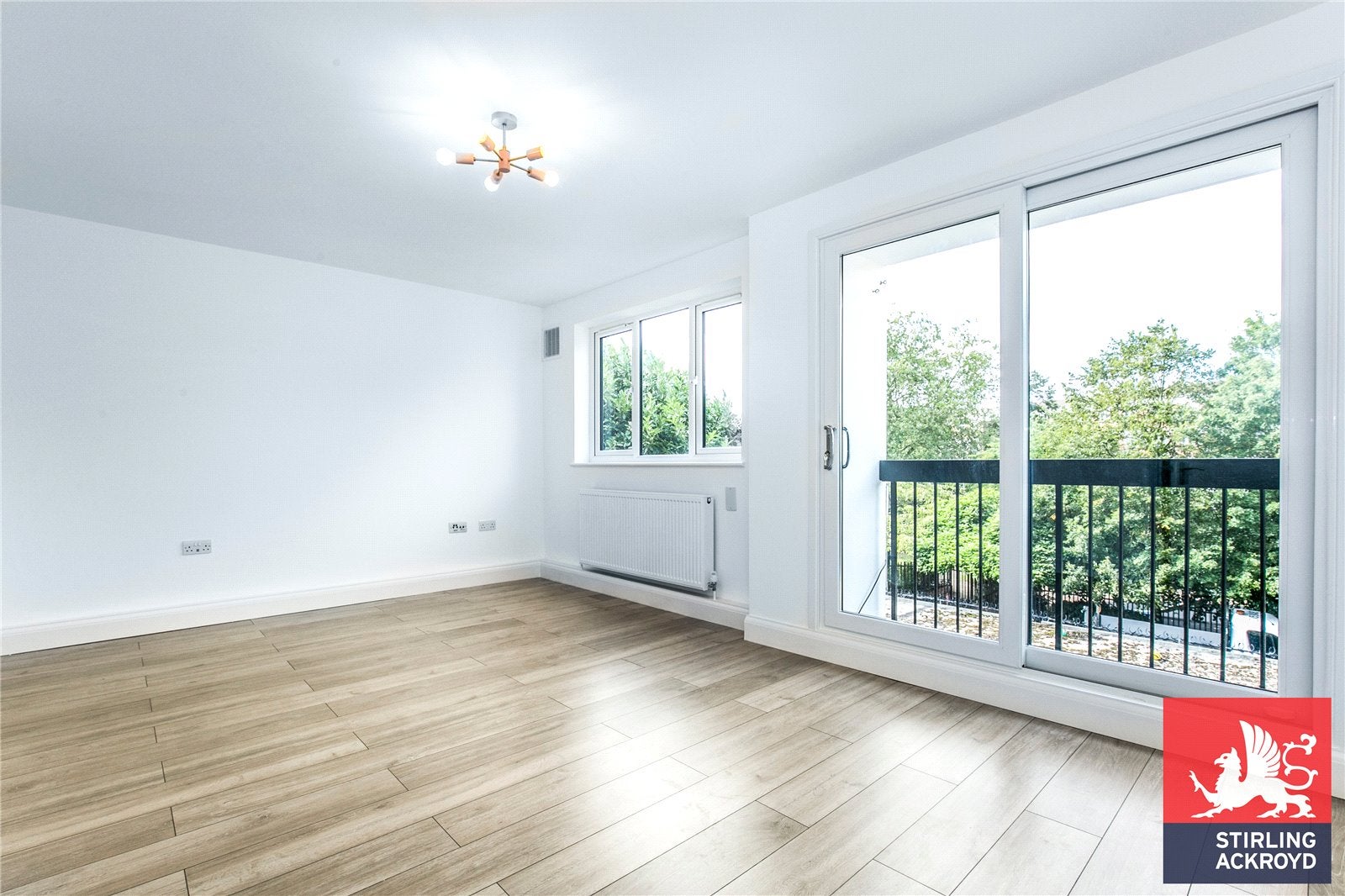 Flat Mandeville Street in Greater London