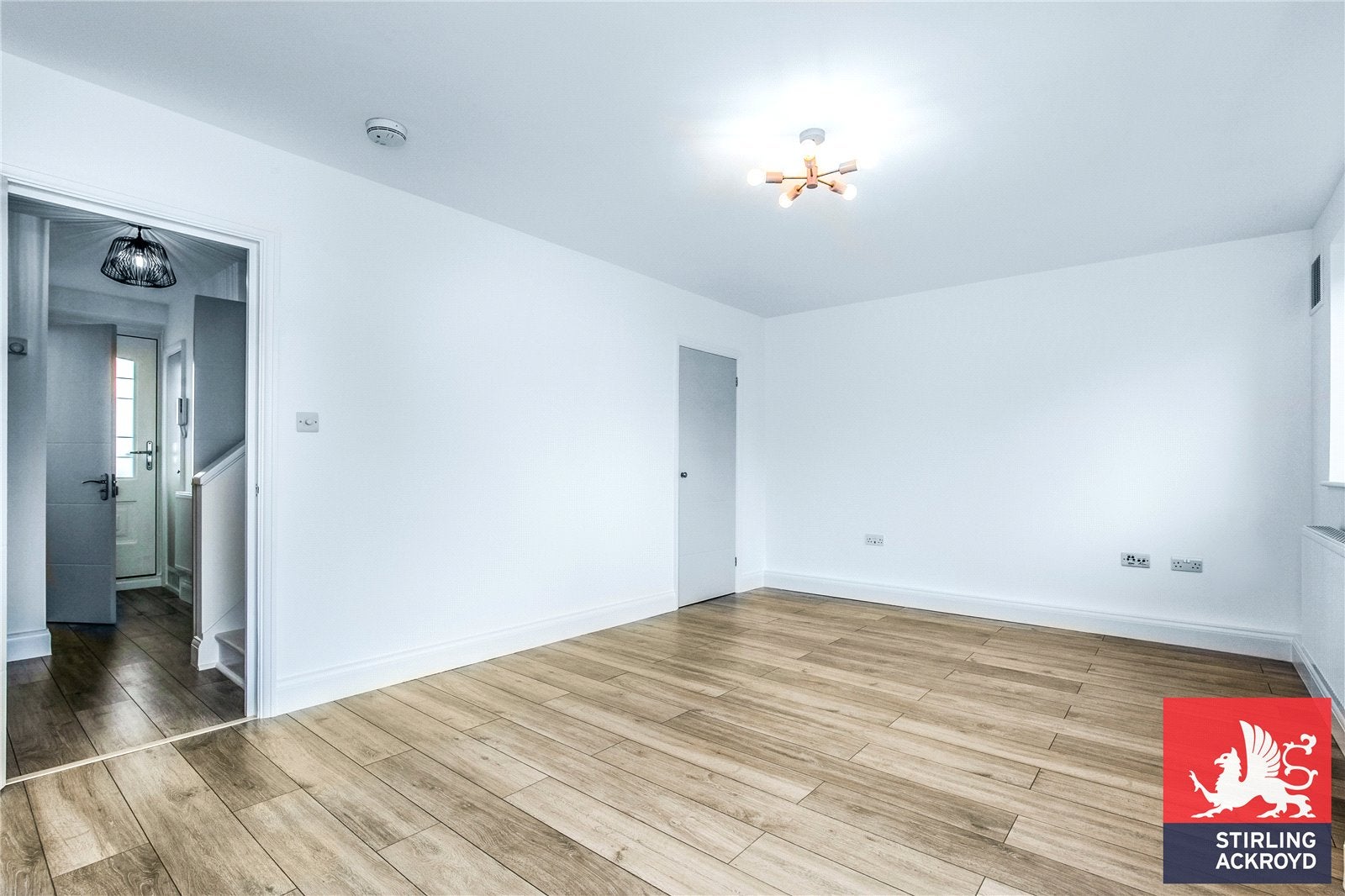 Flat Mandeville Street in Greater London