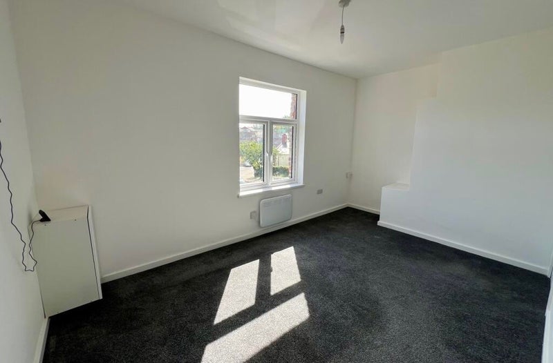 Flat Seymour Street in Radcliffe