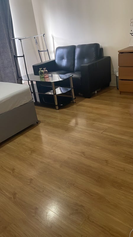 Room Wallace Street in Glasgow