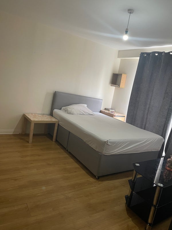 Room Wallace Street in Glasgow
