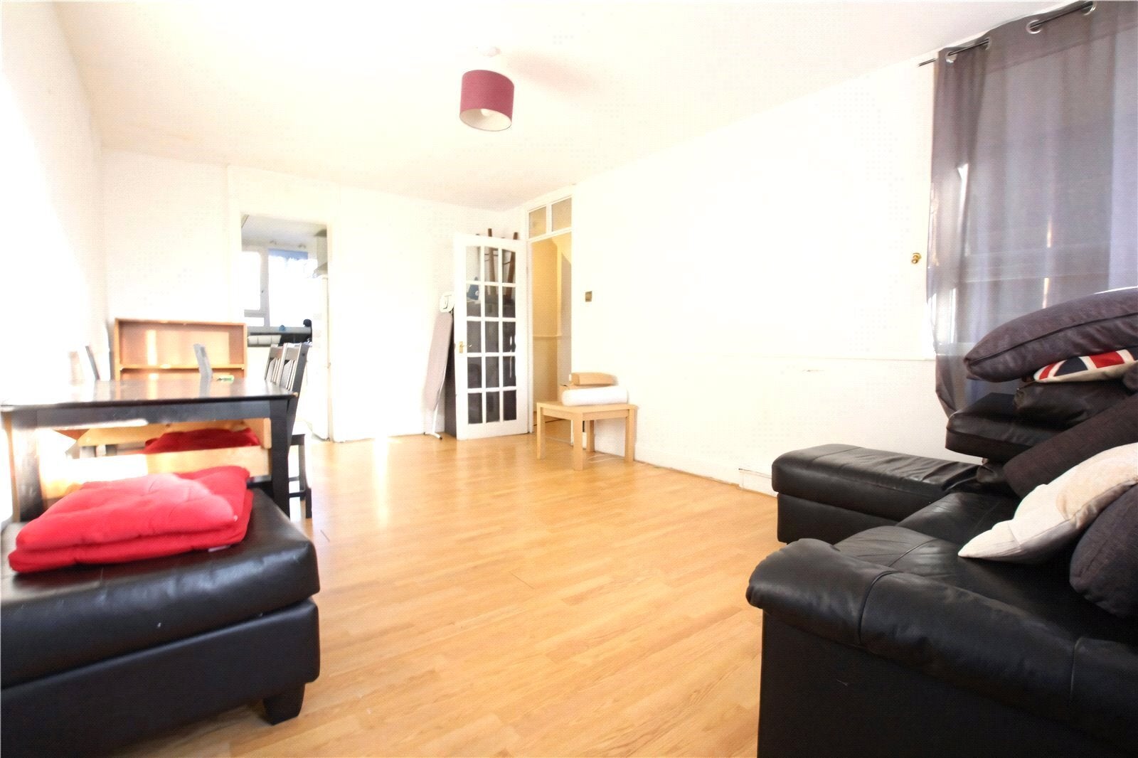 Flat Kennington Park Gardens in Greater London