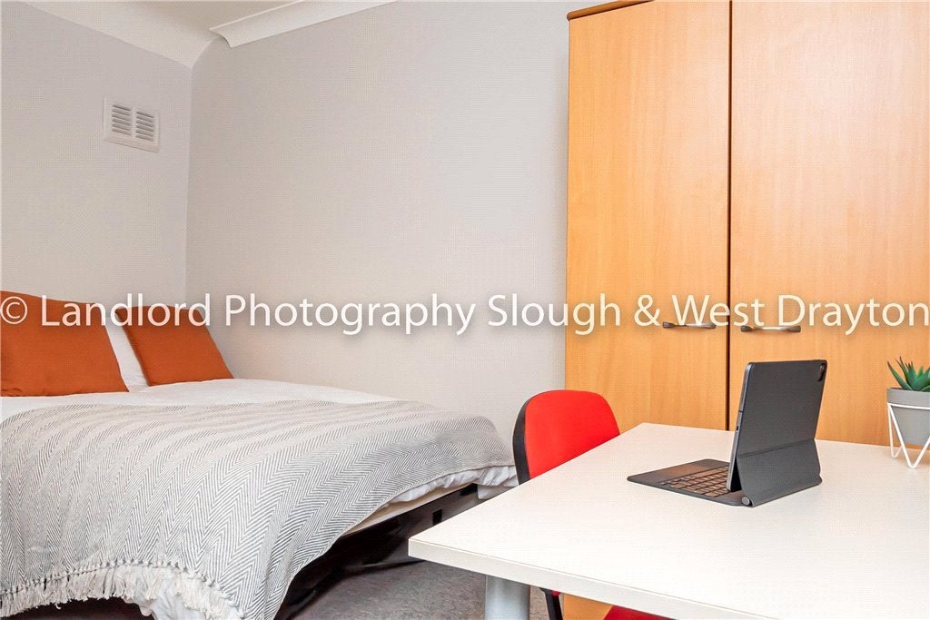Flat Cobbett Road in Guildford