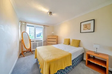 Flat Maltings Place in Greater London
