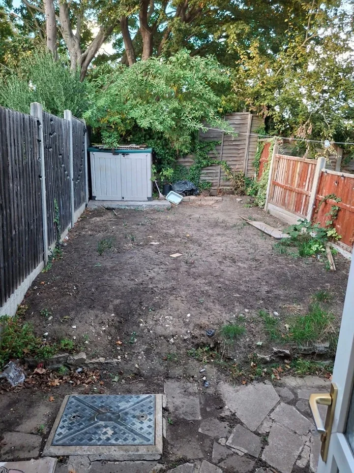House Doveney Close in Greater London