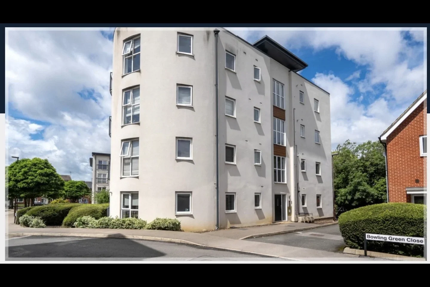 Flat Bowling Green Close in Milton Keynes
