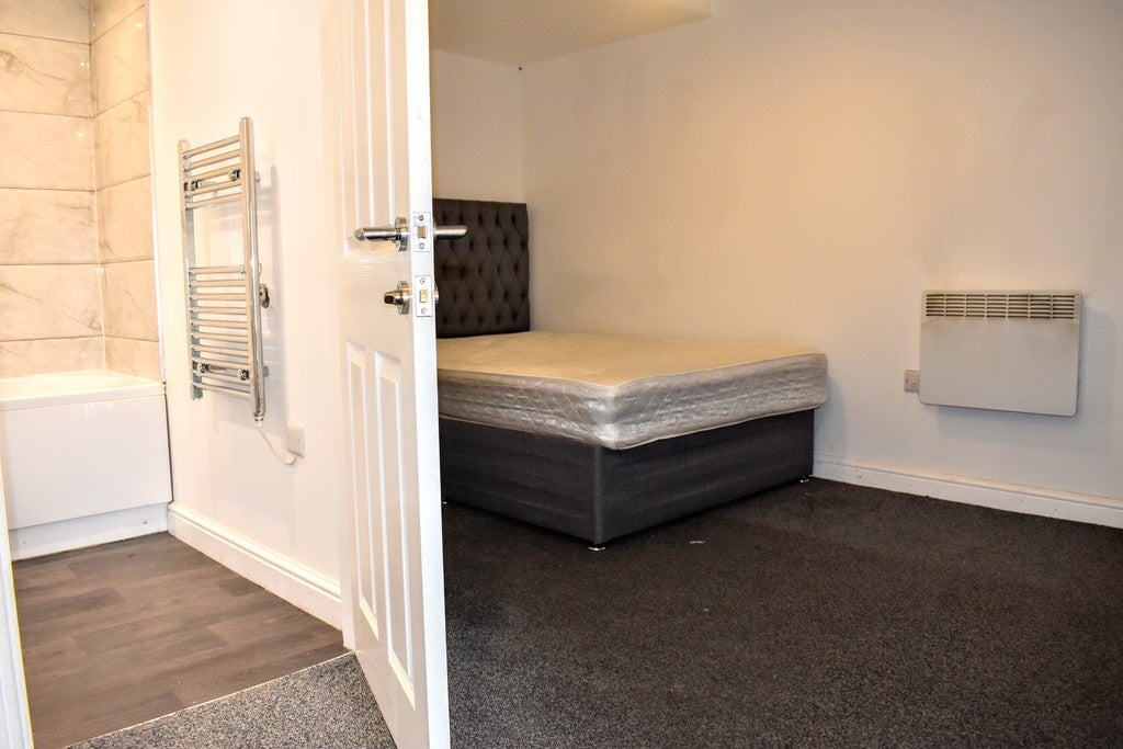 Flat Carill Drive in Manchester