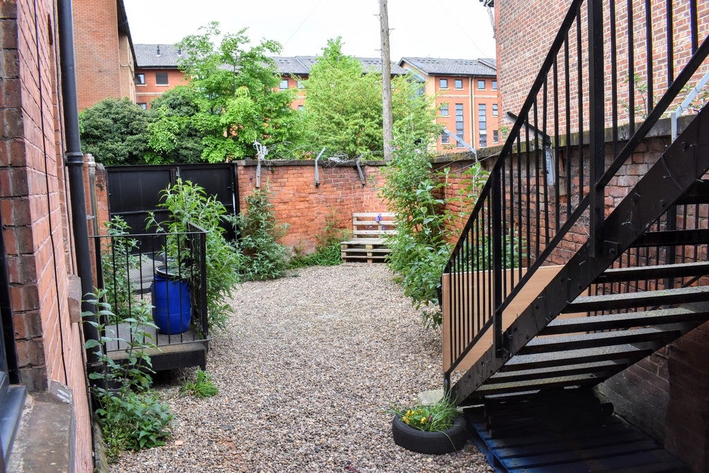 Flat Carill Drive in Manchester